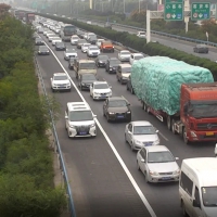 注意！河南高速交警嚴(yán)厲整治占用應(yīng)急車道違法行為