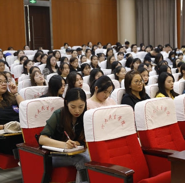 大學生如何申請資助項目？