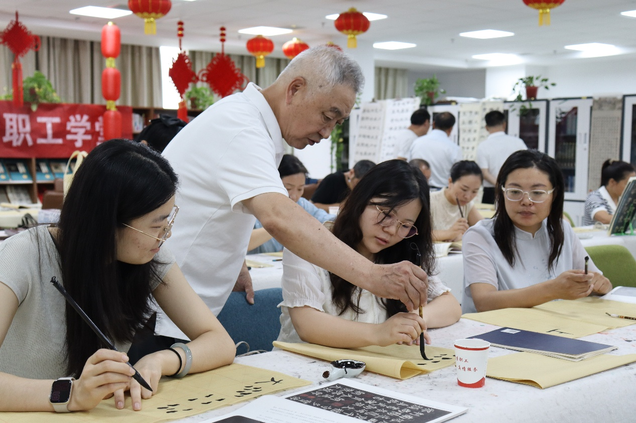 城鄉(xiāng)一體化示范區(qū)總工會“筑夢職工學堂”為職工解鎖新技能